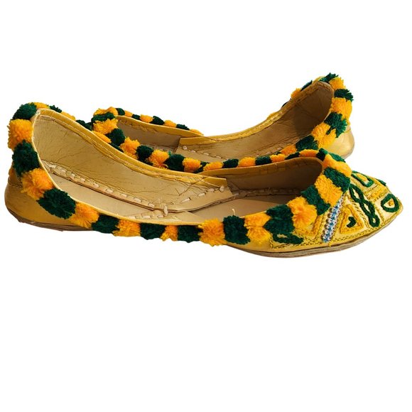 Women's Golden Green Yellow Khussa Punjabi Jutti US Size 6 7 8 Pakistani Indian - Picture 2 of 6